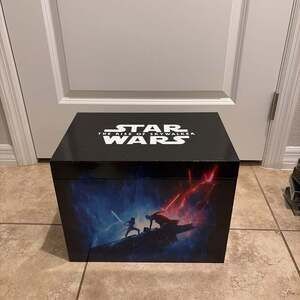 Star Wars Rise of Skywalker Disney Movie Club Box Exclusive Theatre Set *opened*